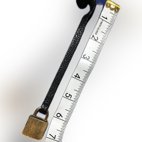 Michael Kors Lock Charm Hang Tag Gold Tone Keychain Key Fob Charm Vintage - Picture 3 of 6